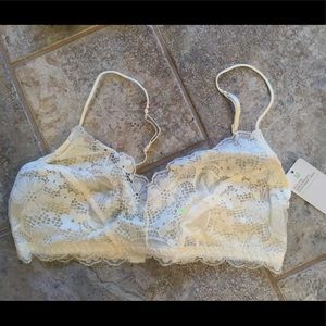 BNWT Honeydew cream bralette